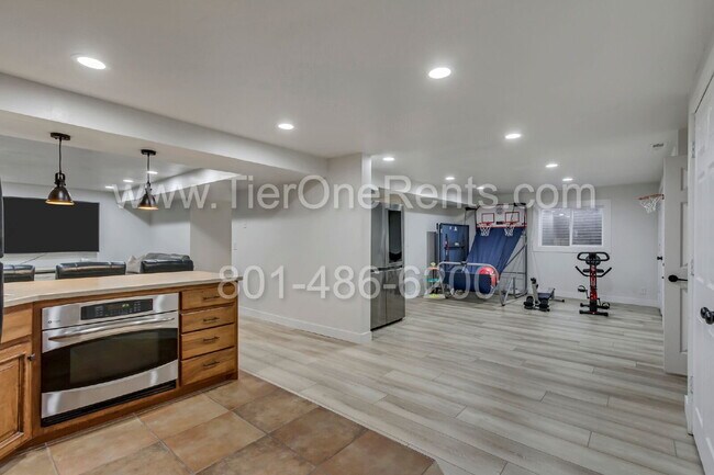 Building Photo - This property offers a NO DEPOSIT option a...