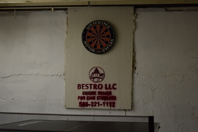 Building Photo - 1016 S University Ave