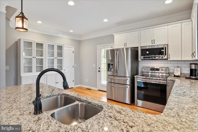 Building Photo - 115 Beauregard Dr