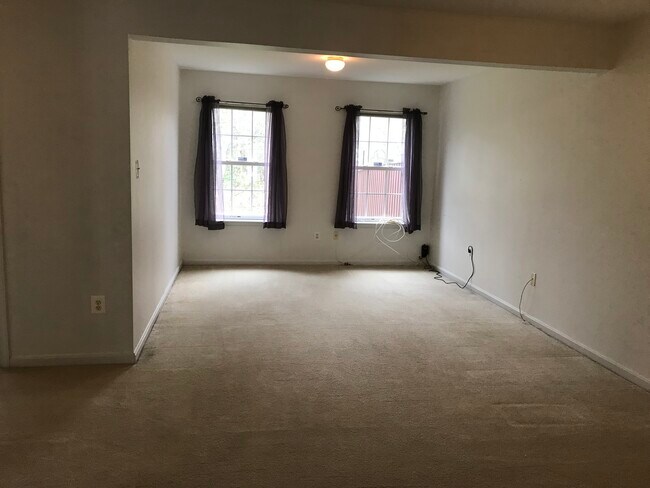 Building Photo - 205 Tilden Way