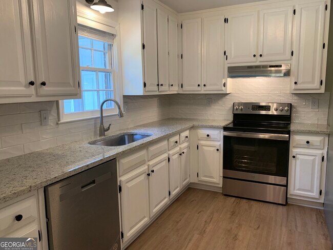 Building Photo - 5234 Wexford Ln
