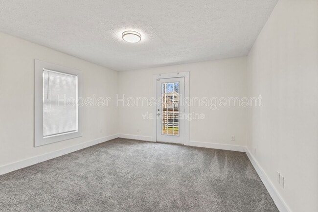 Building Photo - 2920 Ruckle St