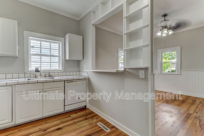 Building Photo - 1313 Glenn St