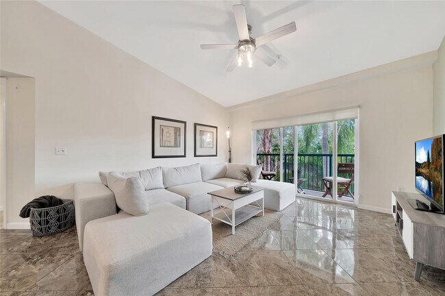 Building Photo - 2005 SE 10th Ave