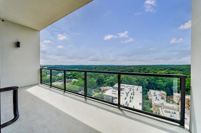 Building Photo - 2425 Peachtree Rd