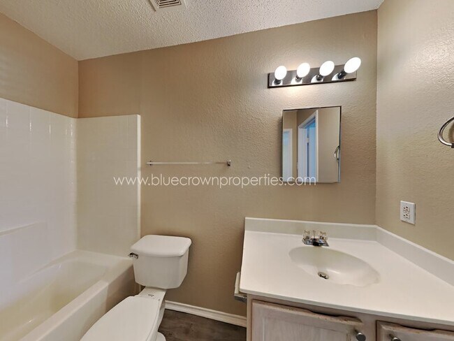 Building Photo - 1529 Windward Ln