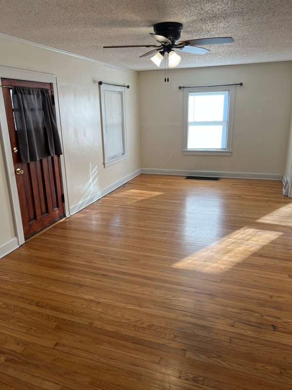 Building Photo - 8512 Woodland Ave