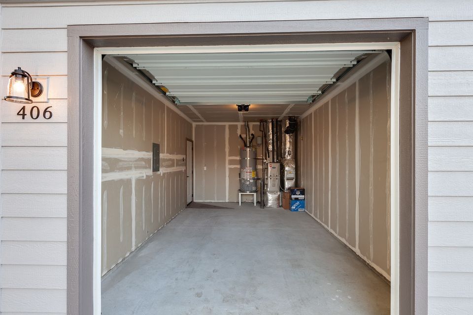 Building Photo - 408 W Davidson Ave