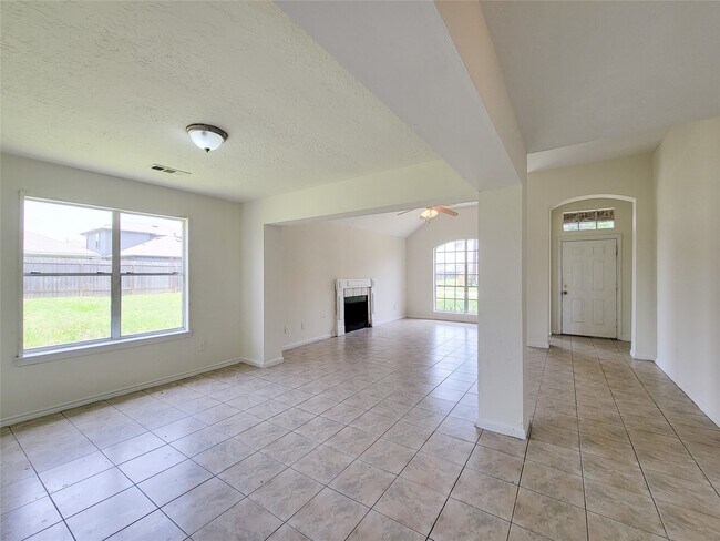 Building Photo - 3307 Pine Dust Ln