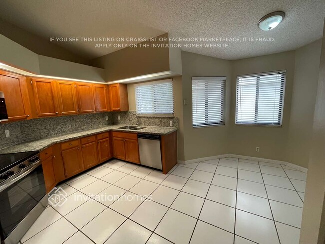 Building Photo - 1930 NW 39th Ave