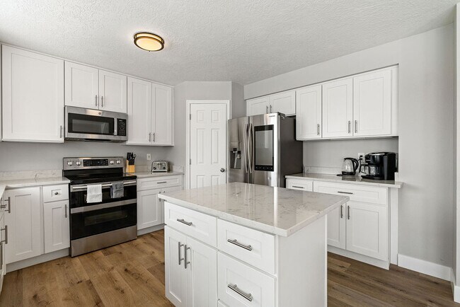 Building Photo - 1162 Cave Hollow Ln