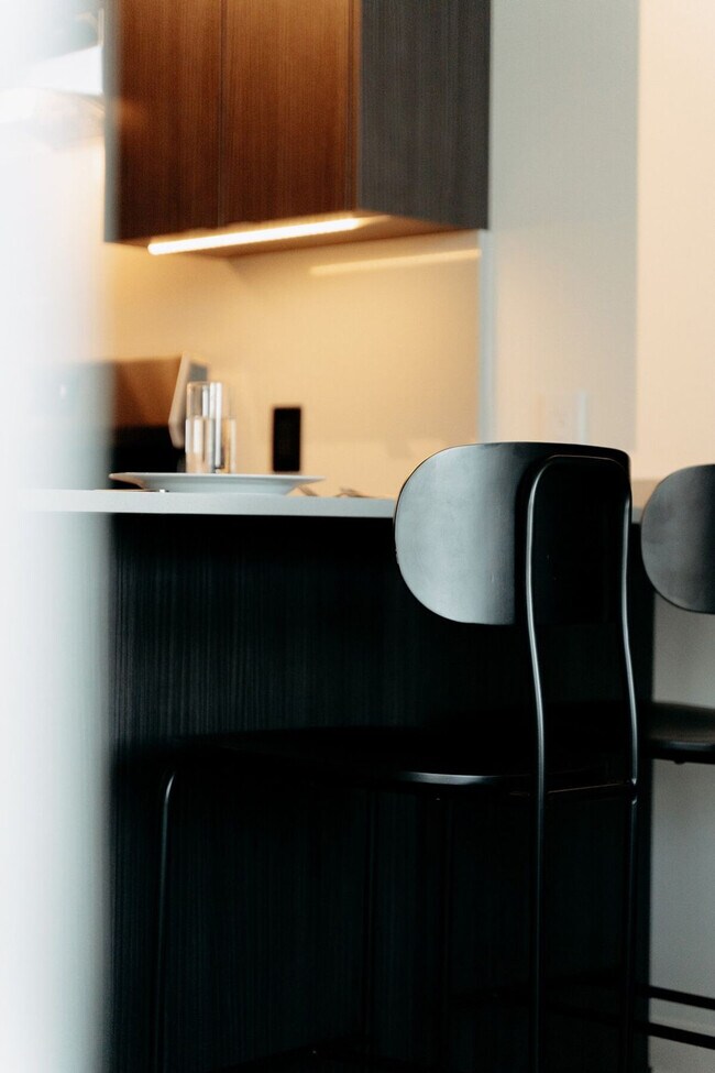 Building Photo - 755 S Clark St