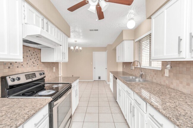 Building Photo - 13411 Splintered Oak Dr