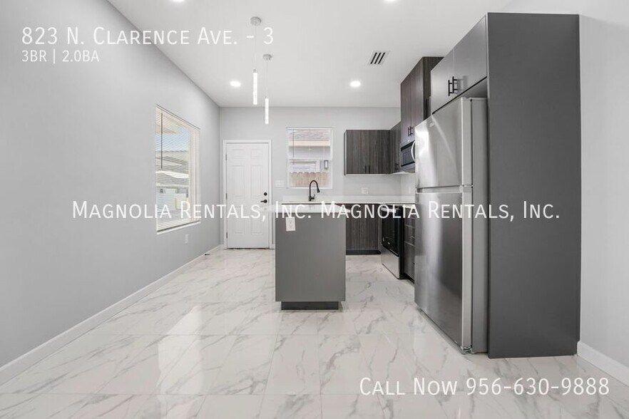 Building Photo - 823 N Clarence Ave