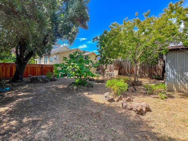 Building Photo - Charming Downtown Napa Cottage with Large Fenced Yard & Ample Parking
