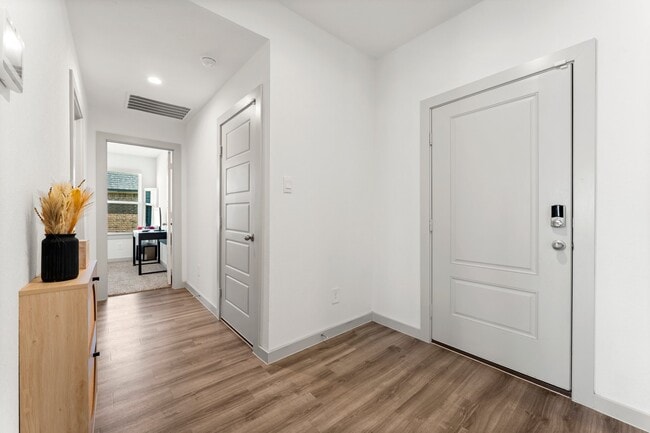 Building Photo - 1007 Cotswold Ct