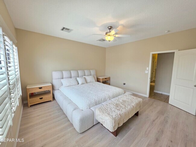 Building Photo - 7346 Gulf Creek Dr