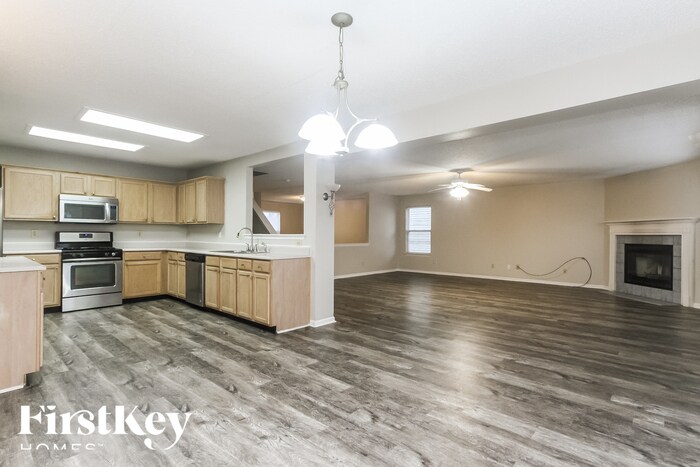 Building Photo - 6829 W Raleigh Dr