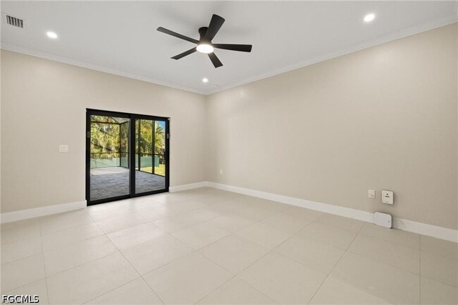 Building Photo - 1008 NW 36th Pl