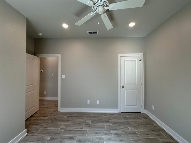 Building Photo - Coming Soon! 3 Bedroom 2 Bath Newly Constr...