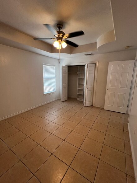Building Photo - 3125 Valletta St