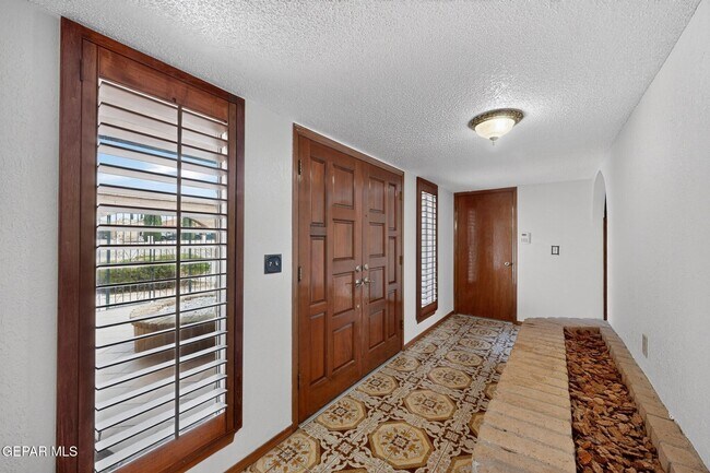 Building Photo - 4536 R L Shoemaker Dr