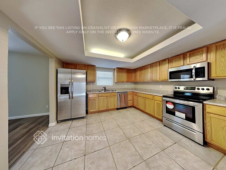 Building Photo - 10444 W Devonshire Ave