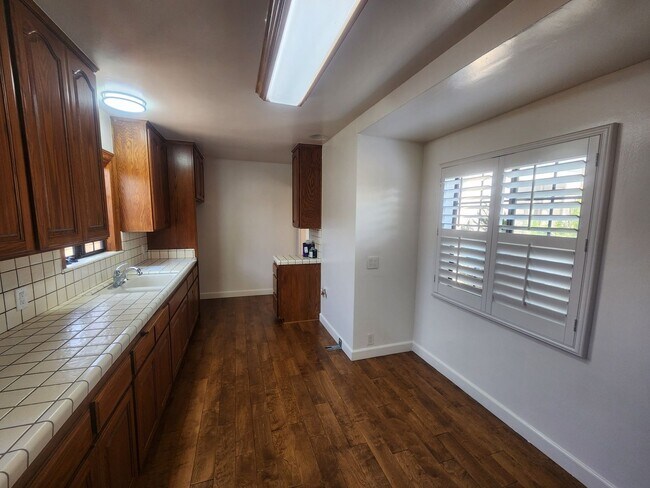 Building Photo - Beautiful 3B/1.5Bath Home in Gardena: $3,8...