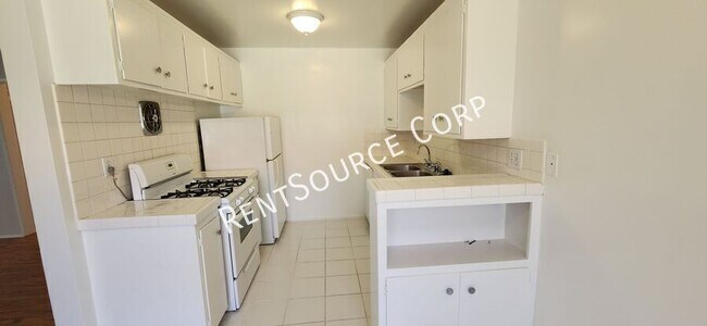 Building Photo - 1359 Springfield St