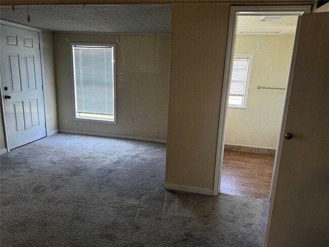 Building Photo - 7607 Hemlock St