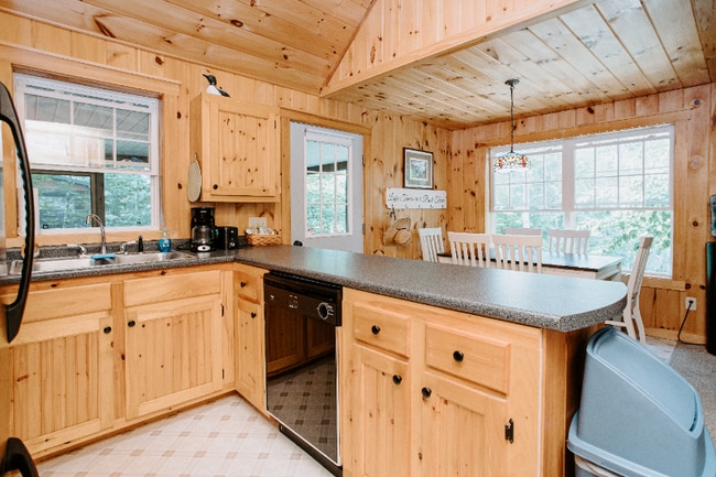 Building Photo - 128 Teaberry Ln