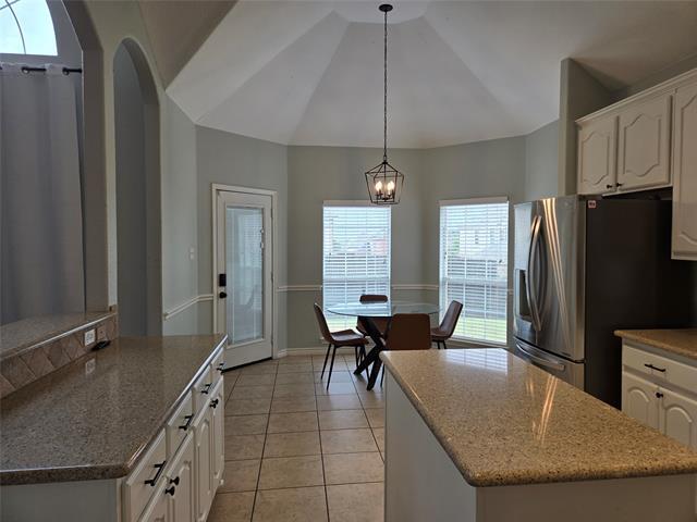 Building Photo - 1355 Meadowview Dr