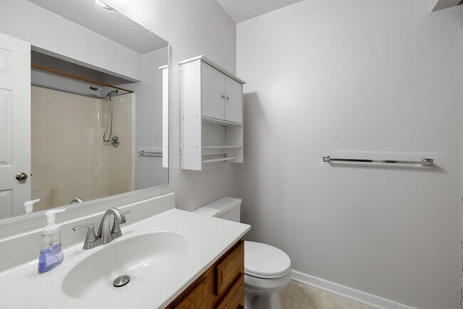 Building Photo - 5608 Chatmoss Rd