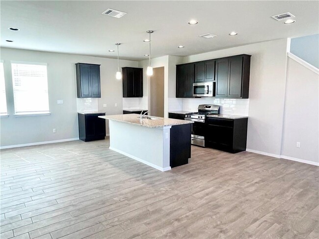 Building Photo - 208 Living Reef Dr