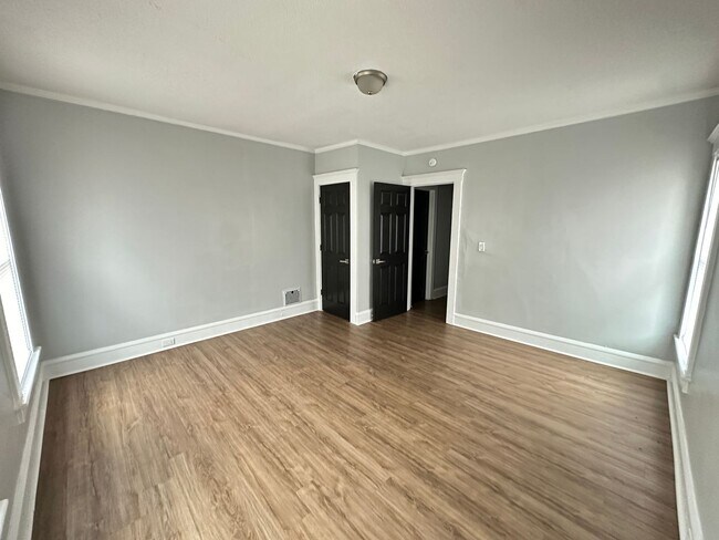 Building Photo - 613-615 S Mechanic St