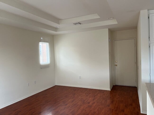 Building Photo - 12038 Ratner St
