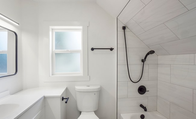 Building Photo - 2-902 7th St SE