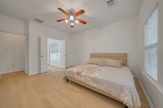 Building Photo - 9610 Beckwood Post Dr