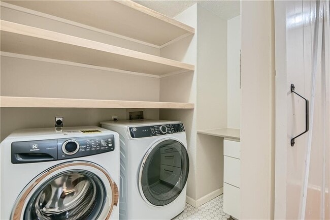 Building Photo - 12408 Turtleback Ln