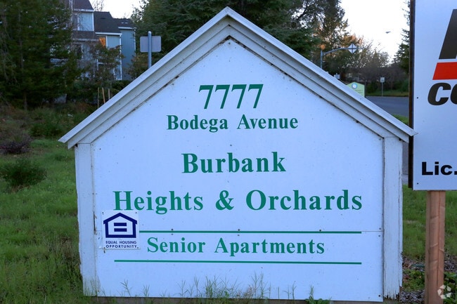 Signage - Burbank Orchards