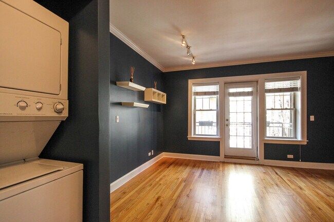 Building Photo - 250-2 N Lincoln Ave