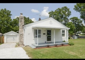 Building Photo - 917 W Della St