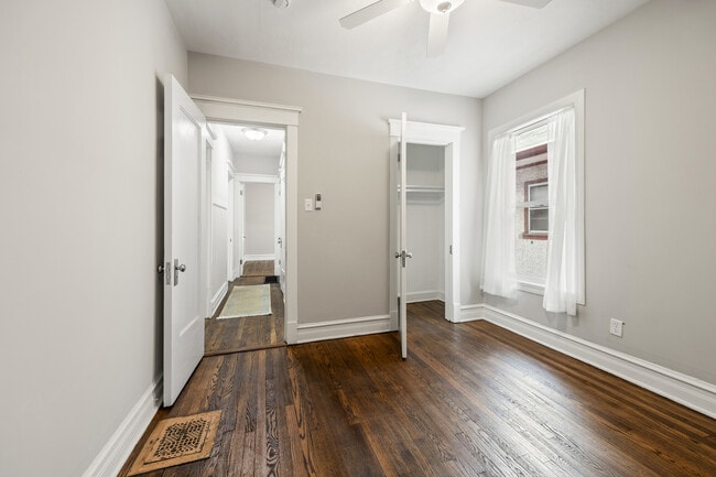 Building Photo - 434 N Pine Ave