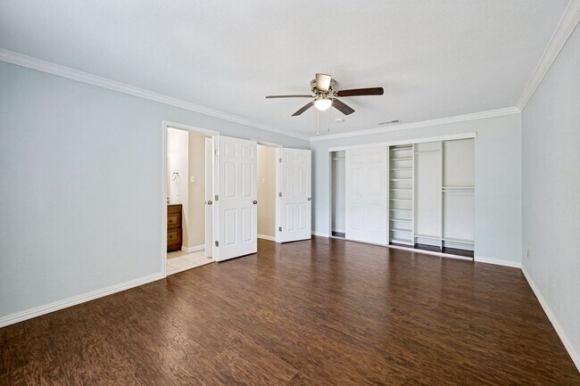 Building Photo - 400 Harrington Ln