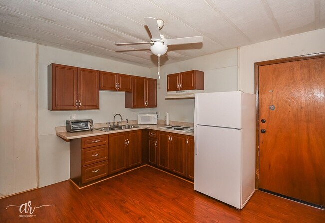 Building Photo - 302 Western Hills Dr