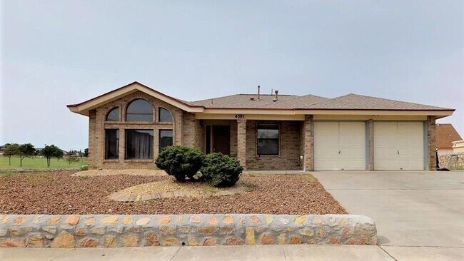 Primary Photo - Northeast El Paso 5bed Refrig A/C house in...