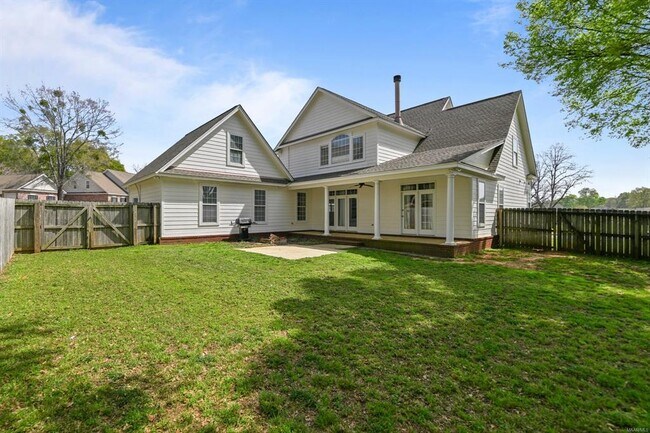 Building Photo - 401 Clear Creek View