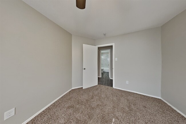 Building Photo - 4327 Palmer Plantation Dr