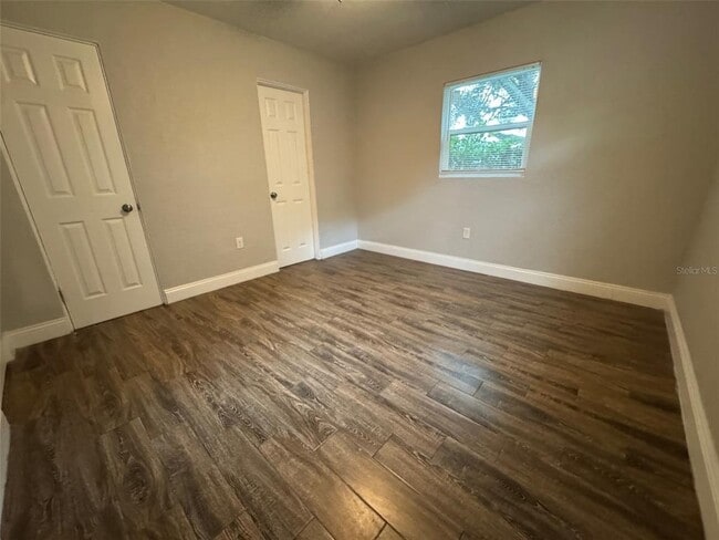 Building Photo - 507 Varsity St