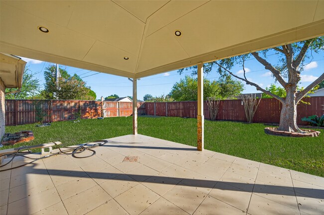 Building Photo - 16419 Cairnway Dr